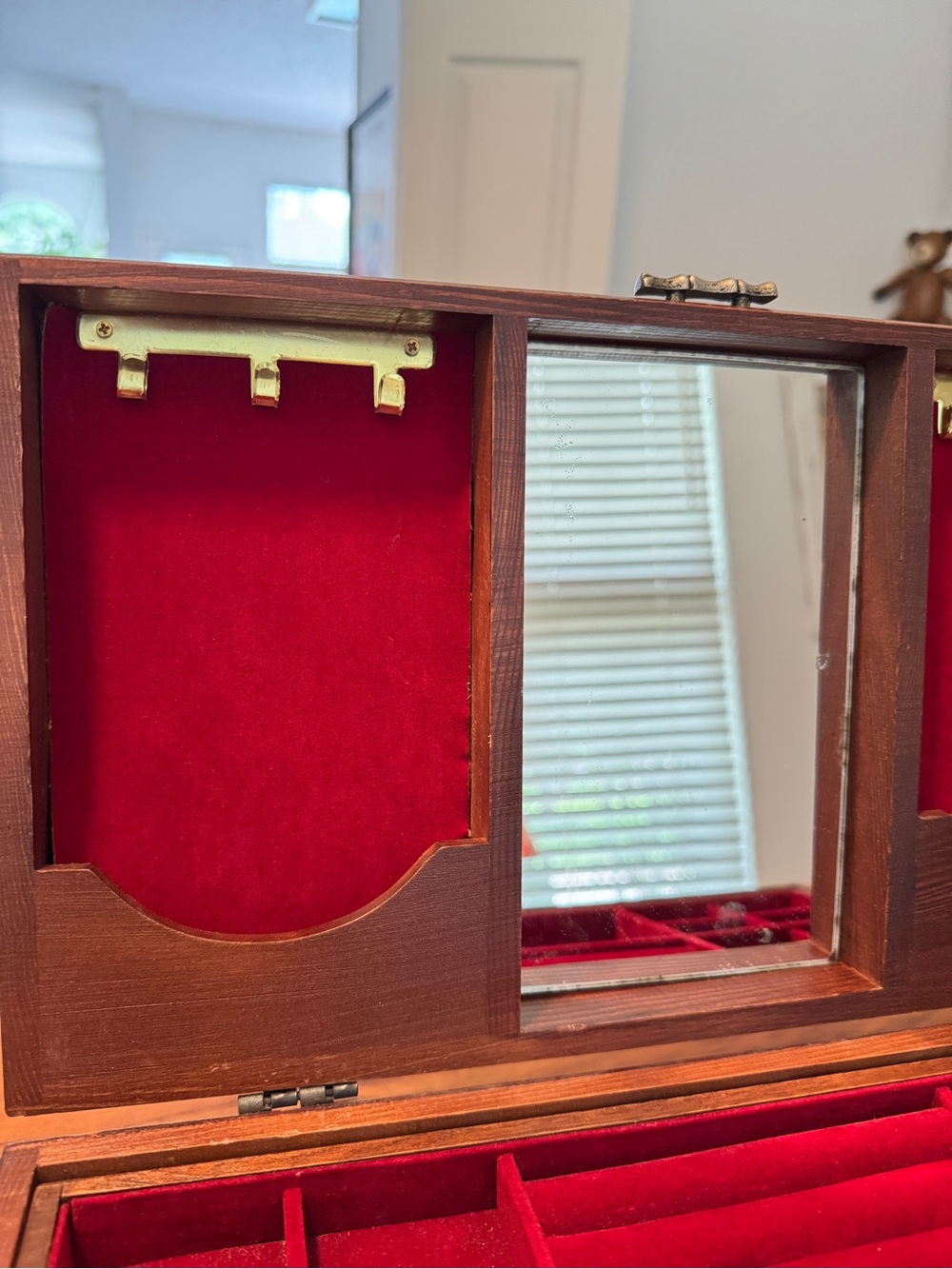 Vintage London Leather Wood Jewelry Box Chest With Interior Mirror 14" × 8" × 6" - Picture 12 of 16